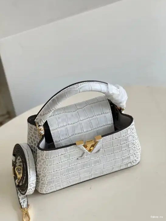 LOUIS BB CAPUCINES VUITTON 0612